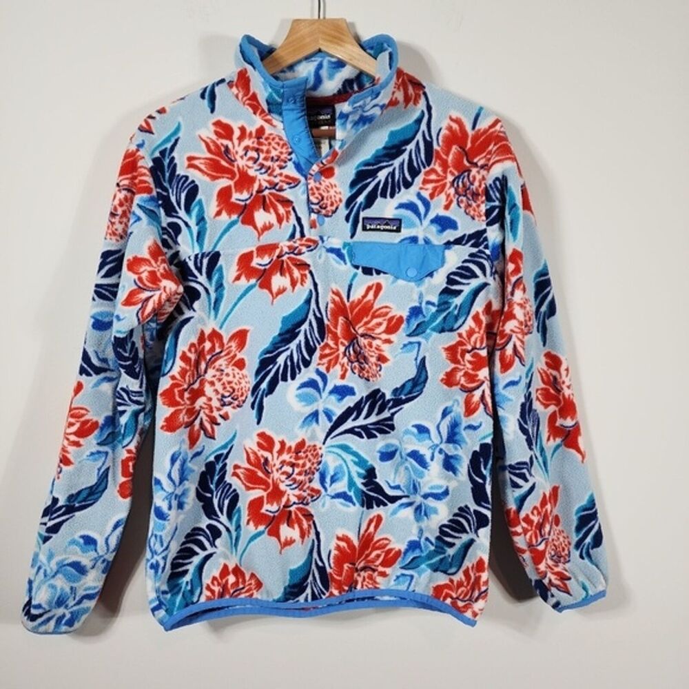 Patagonia Women's Blue and Red Floral Synchilla Fleece Pullover Size Medium